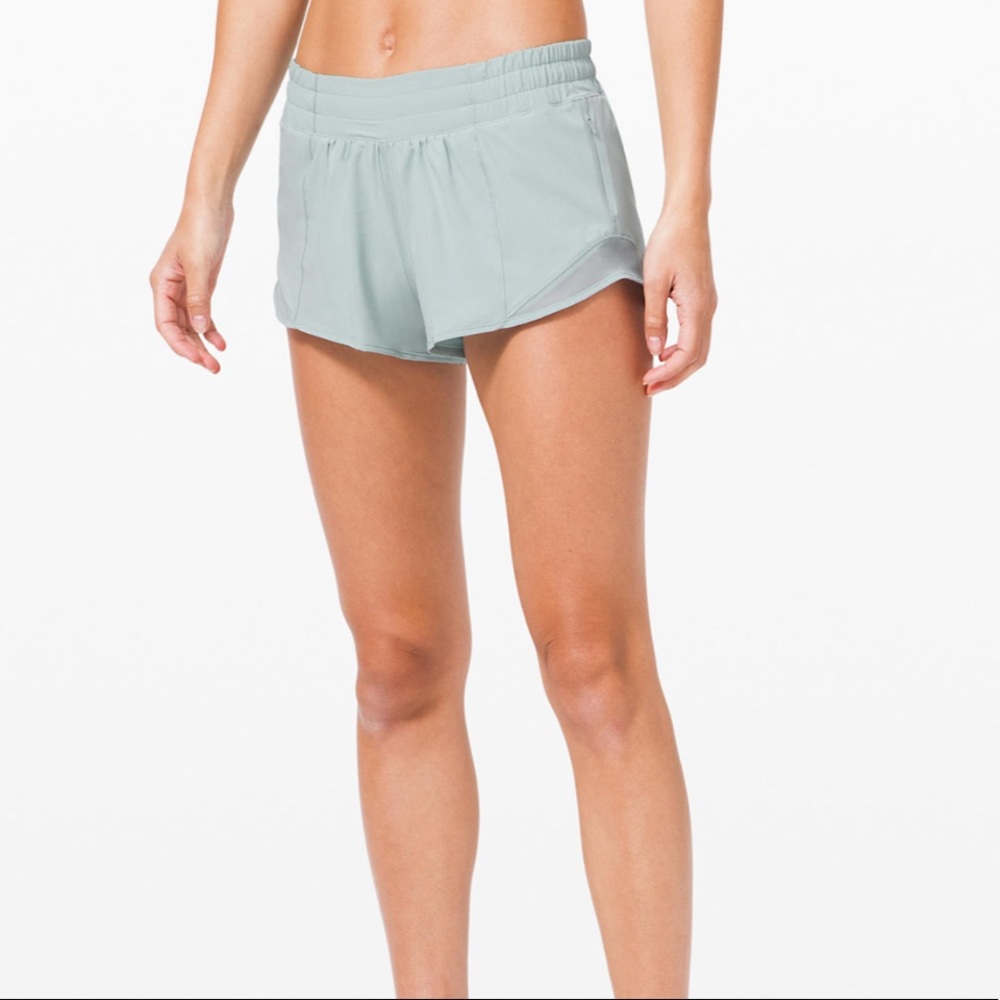 Lululemon hotty short 2.5” hazy jade